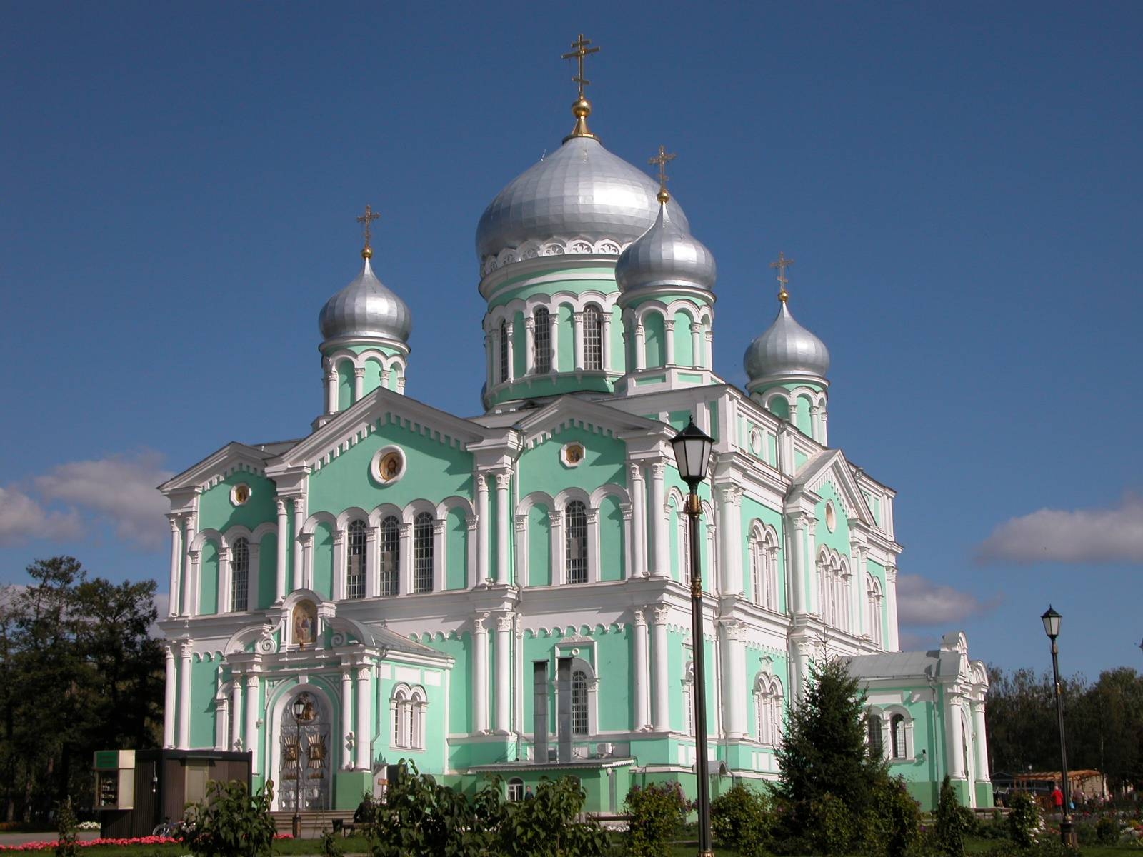 Свято-Троицкий-Серафимо-Дивеевский-женский-монастырь